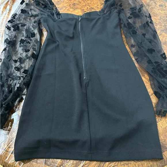 Windsor Black Sheath Dress with Bishop Sleeves - Picture 5 of 10